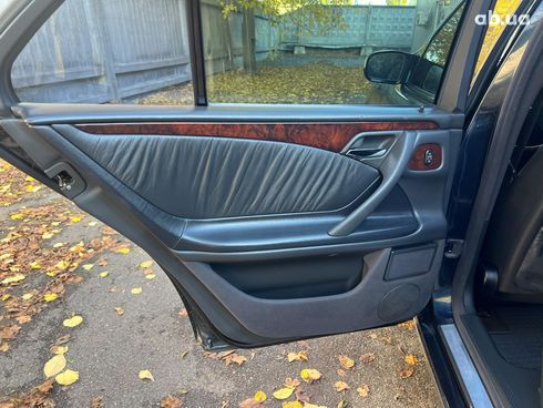 Mercedes-Benz E-Класс 2002 черный - фото 19