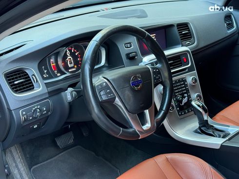 Volvo S60 2017 черный - фото 17