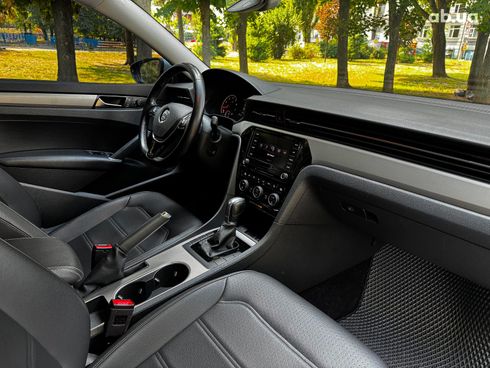 Volkswagen passat b8 2020 серый - фото 36