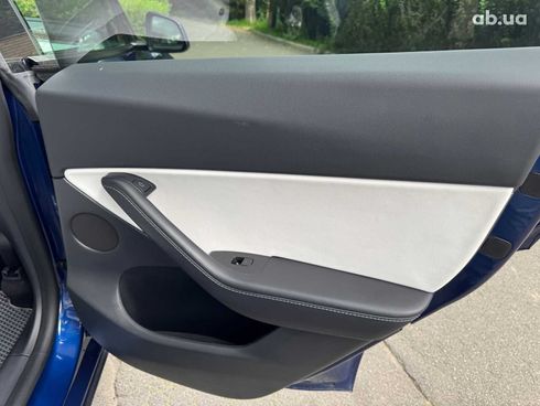 Tesla Model Y 2021 синий - фото 23