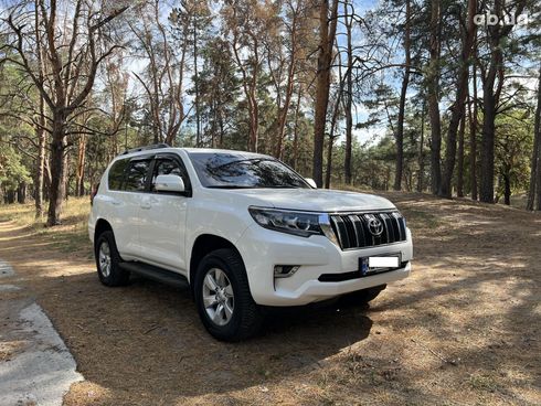 Toyota Land Cruiser Prado 2017 белый - фото 2