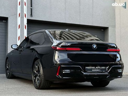 BMW i7 2025 - фото 24