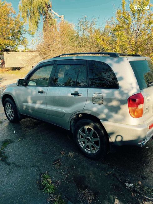 Toyota RAV4 2003 серебристый - фото 4