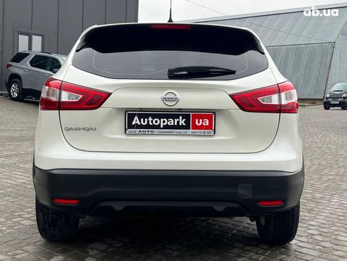 Nissan Qashqai 2017 белый - фото 8
