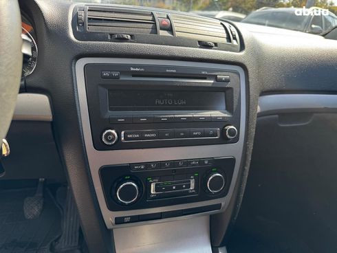 Skoda Octavia 2009 бежевый - фото 14