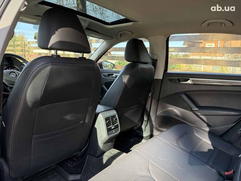 Volkswagen Passat 2016 красный - фото 18