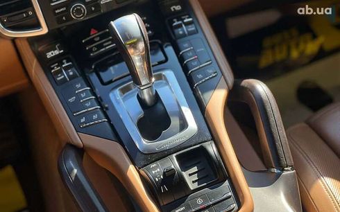 Porsche Cayenne 2012 - фото 19