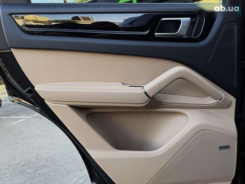 Porsche Cayenne 2021 - фото 27