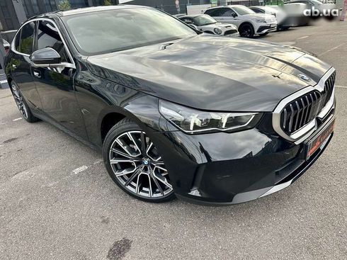 BMW 5 серия 2023 - фото 17