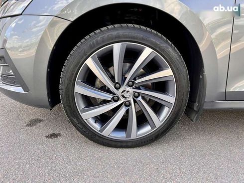 Skoda Octavia 2023 - фото 16