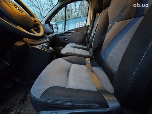 Opel Vivaro 2017 белый - фото 10