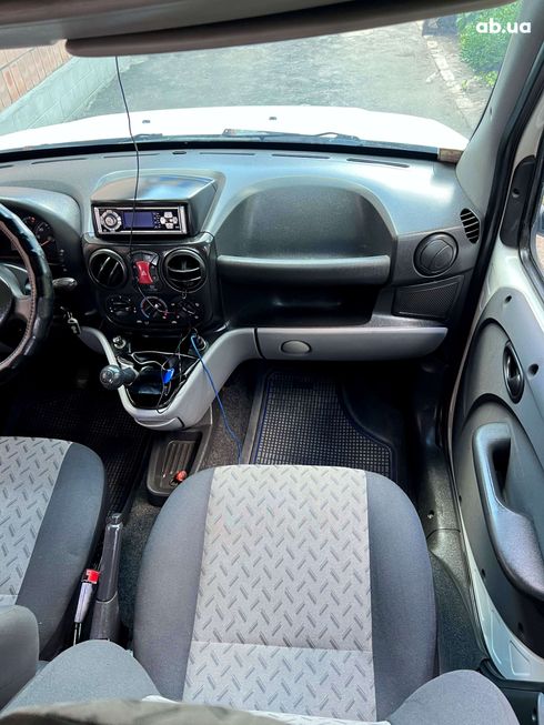 Fiat Doblo 2010 белый - фото 15
