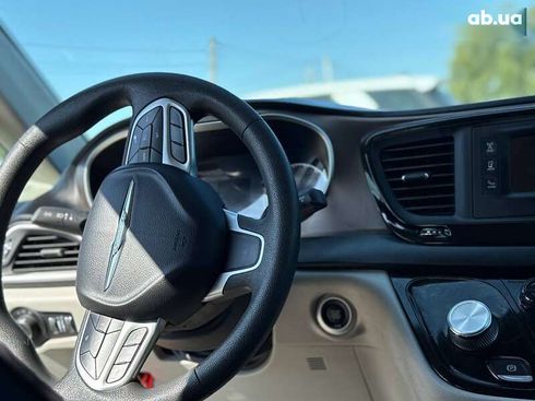 Chrysler Pacifica 2017 - фото 7