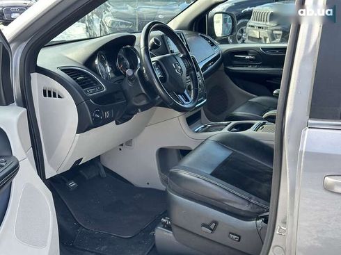 Dodge grand caravan 2017 - фото 12
