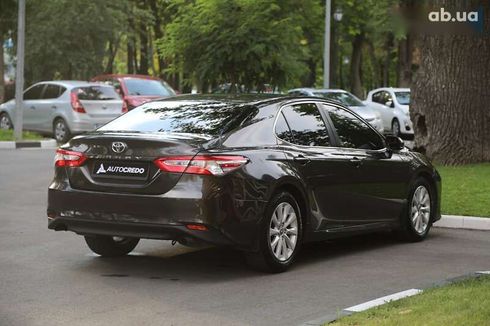 Toyota Camry 2018 - фото 6