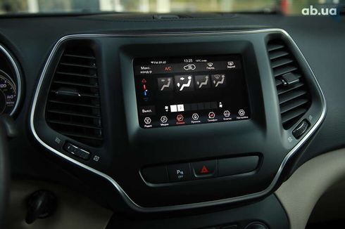 Jeep Cherokee 2019 - фото 15