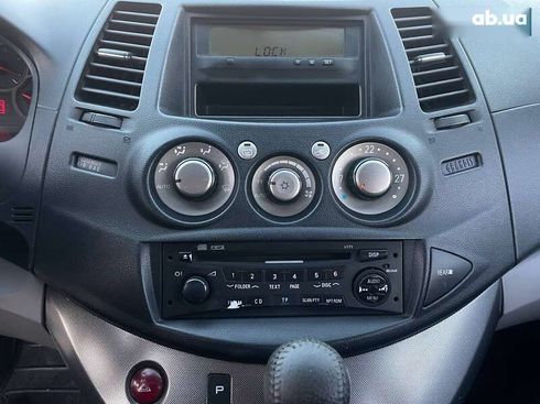 Mitsubishi Grandis 2006 - фото 20