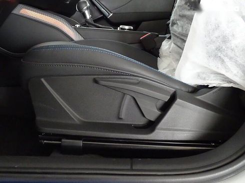 Audi Q2L e-tron 2021 - фото 16