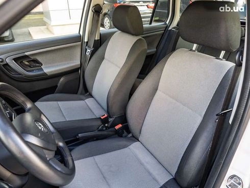Skoda Fabia 2013 - фото 11