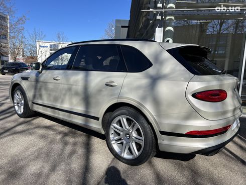 Bentley Bentayga 2024 - фото 15