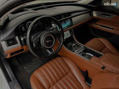 Jaguar XF 2016 - фото 14