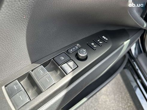 Toyota Camry 2021 - фото 11