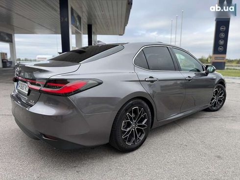 Toyota Camry 2019 - фото 6