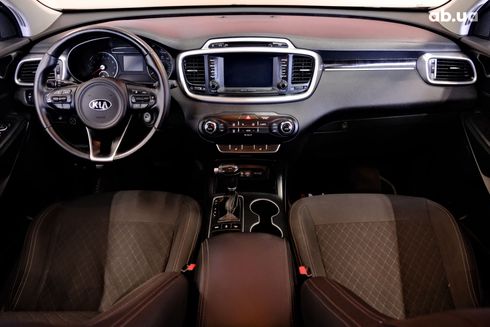 Kia Sorento 2017 серый - фото 7