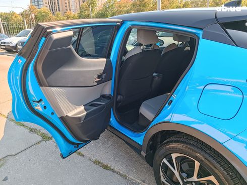 Toyota C-HR 2018 синий - фото 12