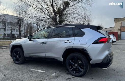 Toyota RAV4 2020 - фото 17