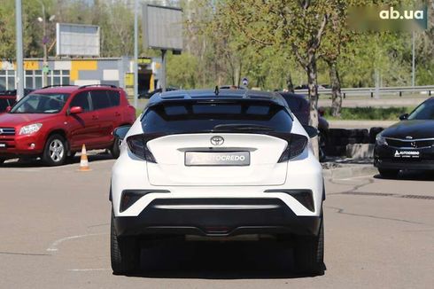 Toyota C-HR 2017 - фото 5