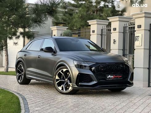 Audi RS Q8 2021 - фото 20