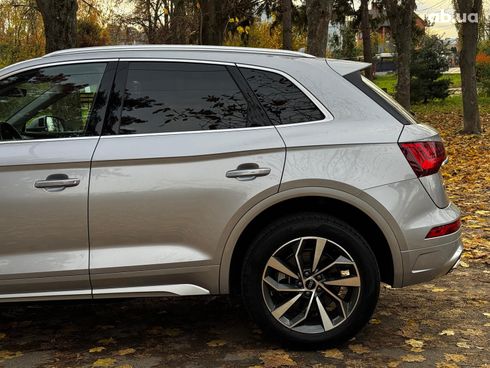Audi Q5 2024 серый - фото 10