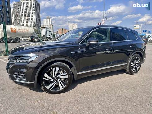Volkswagen Touareg 2022 - фото 30