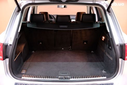 Volkswagen Touareg 2013 серебристый - фото 9