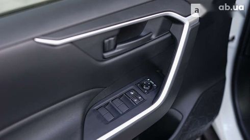 Toyota RAV4 2020 - фото 12