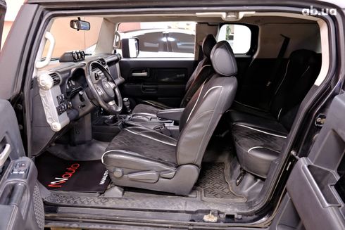 Toyota FJ Cruiser 2008 черный - фото 8
