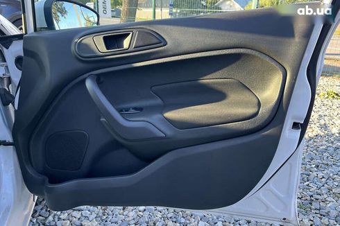 Ford Fiesta 2017 - фото 25
