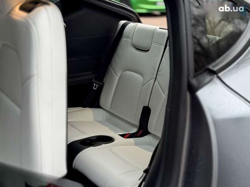 Tesla Model Y 2024 - фото 16
