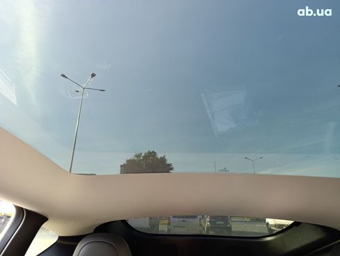 Tesla Model Y 2023 серый - фото 4