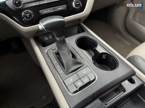 Kia Sedona 2017 - фото 25