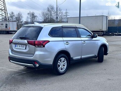 Mitsubishi Outlander 2018 - фото 13