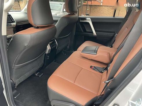 Toyota Land Cruiser Prado 2021 - фото 3
