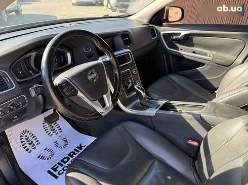 Volvo S60 2015 - фото 5