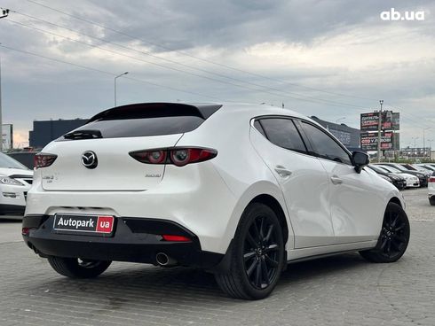 Mazda 3 2019 белый - фото 10