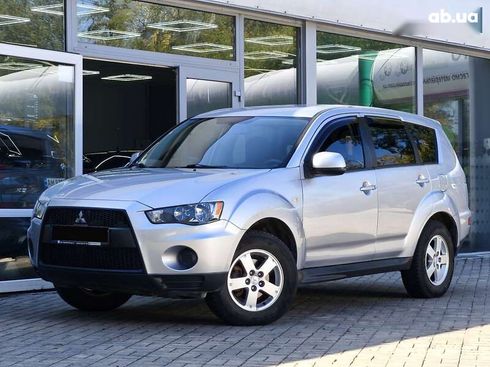 Mitsubishi Outlander 2010 - фото 2