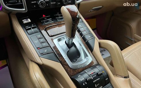 Porsche Cayenne 2010 - фото 16
