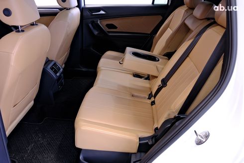 Volkswagen Tiguan 2023 белый - фото 8