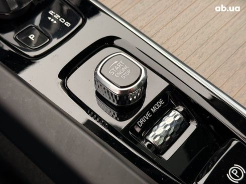 Volvo XC60 2018 серый - фото 25