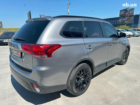 Mitsubishi Outlander 2019 серый - фото 12
